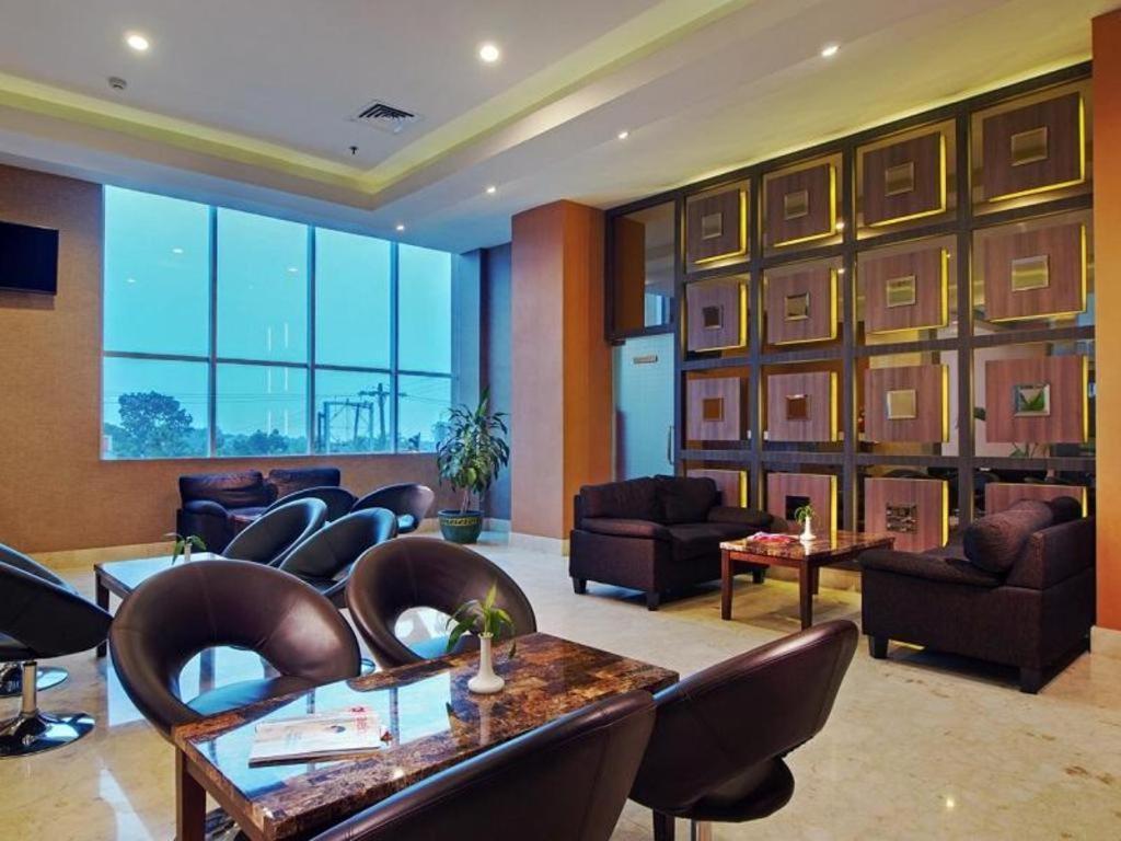 Horison Hotel Pematang Siantar Extérieur photo