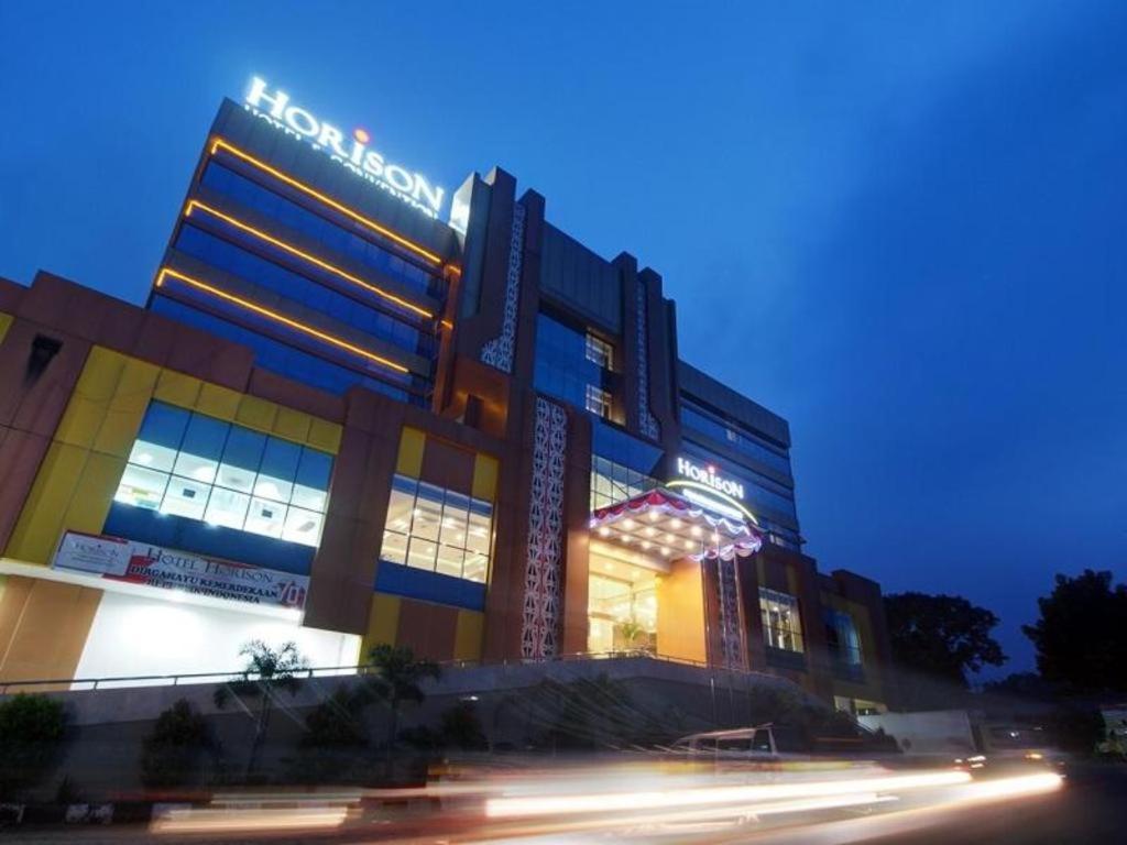Horison Hotel Pematang Siantar Extérieur photo