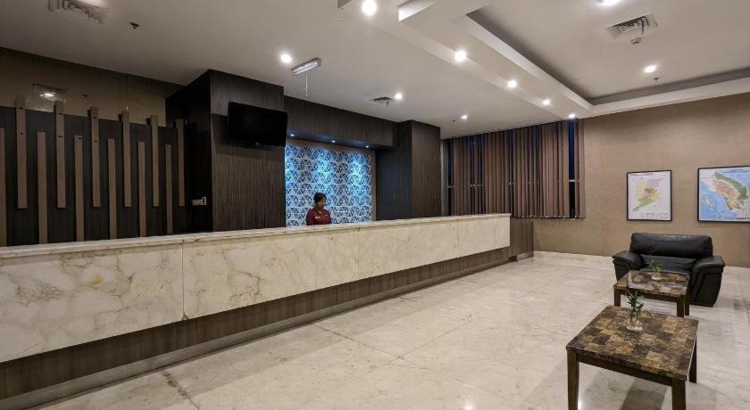 Horison Hotel Pematang Siantar Extérieur photo
