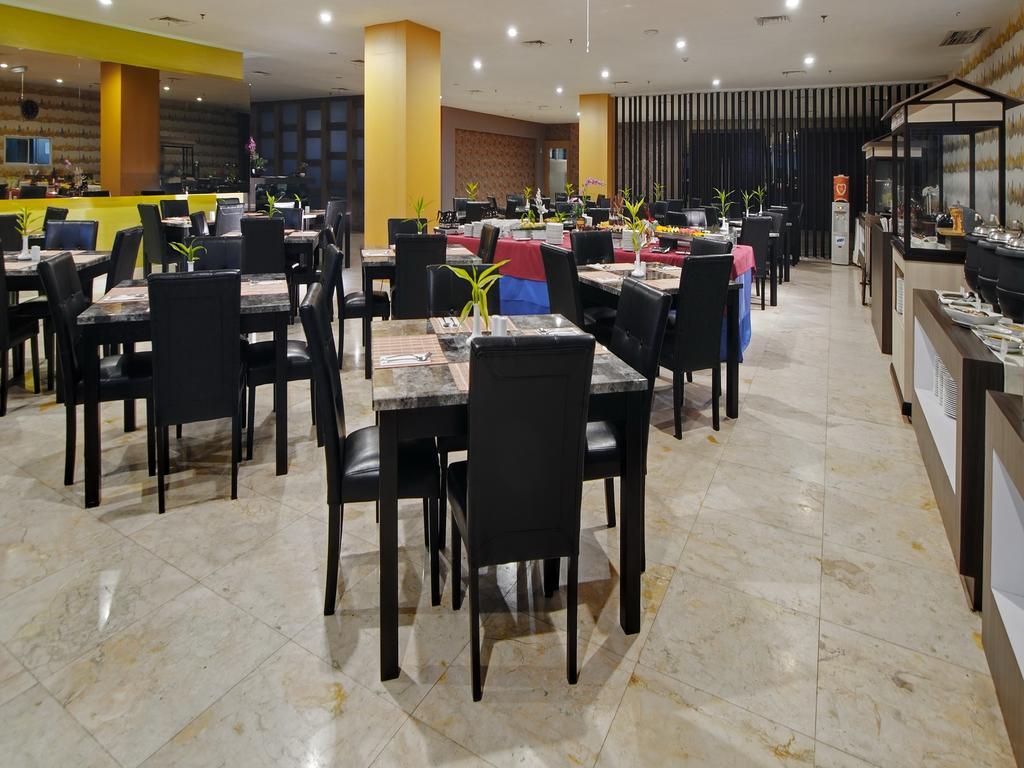 Horison Hotel Pematang Siantar Extérieur photo