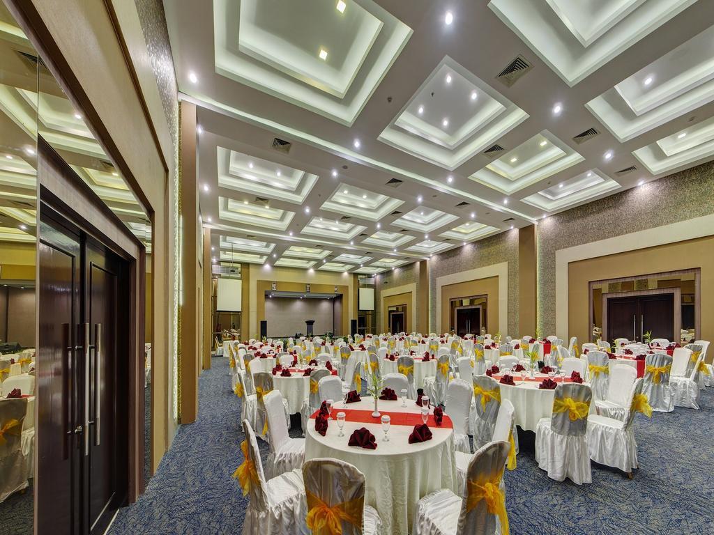 Horison Hotel Pematang Siantar Extérieur photo
