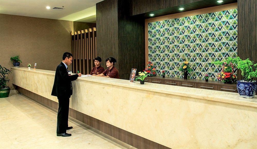 Horison Hotel Pematang Siantar Extérieur photo