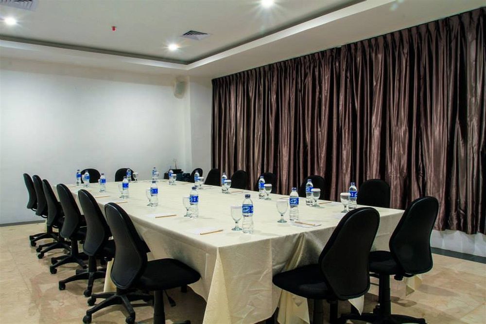 Horison Hotel Pematang Siantar Extérieur photo